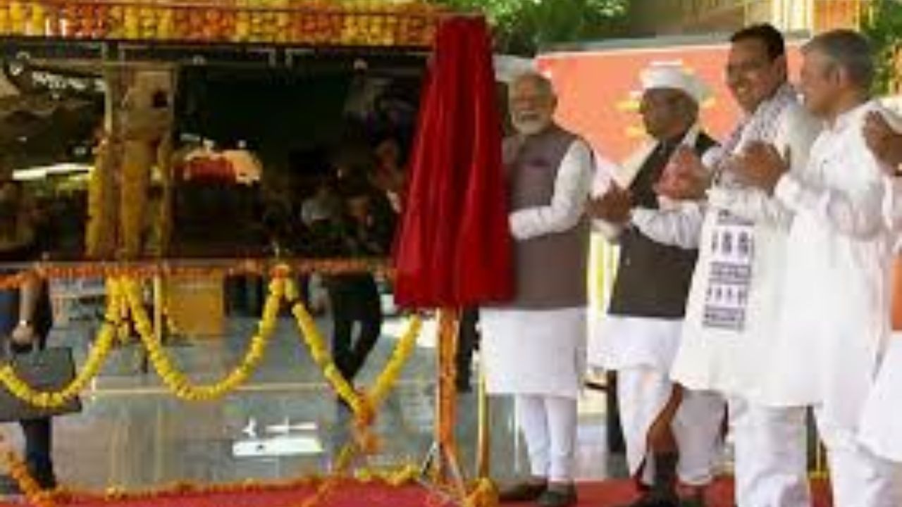 PM Modi Inaugurates ₹26,000 Crore Development Projects in Rajasthan; Flags Off Bikaner-Mumbai Express Train