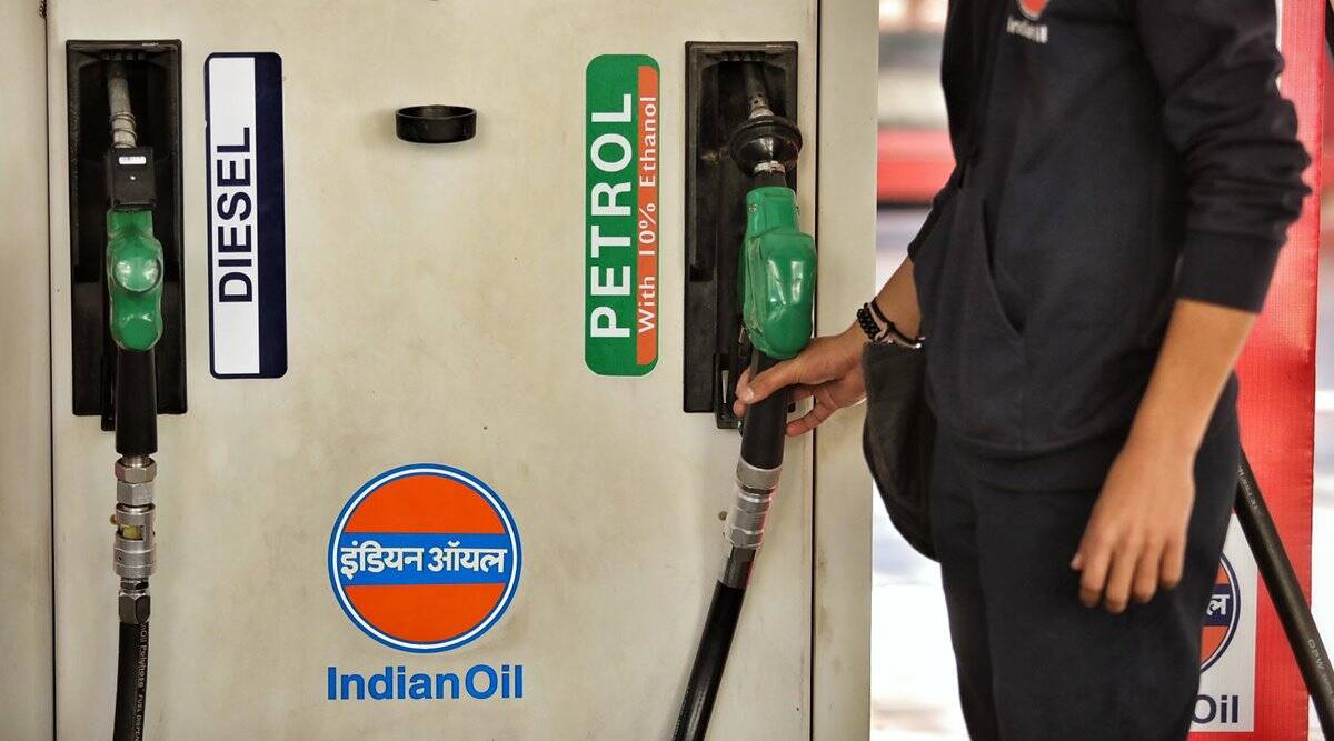 Fuel prices on April 10: There is no change in the price of petrol and diesel even today, the fall in the price of crude oil