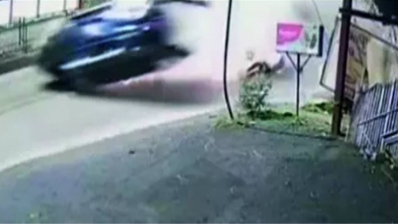Chhattisgarh Tragedy: Driver Spitting Gutka at 100 kmph Causes Vehicle Overturn, One Dead