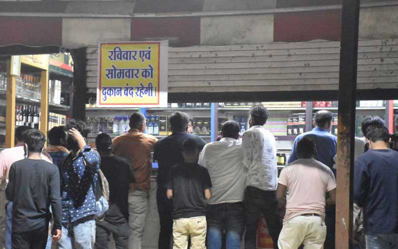Home-Delivered Liquor Worth rupees 4.32 Crore In A Day: Chhattisgarh