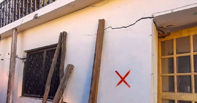 After Joshimath, now cracks in many houses in Aligarh, instructions to vacate the houses