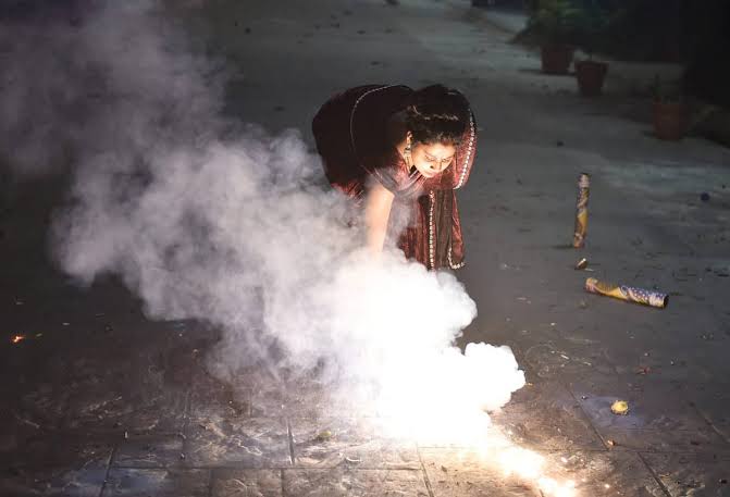 10 people seriously injured while bursting firecrackers in Hyderabad, hospitalized