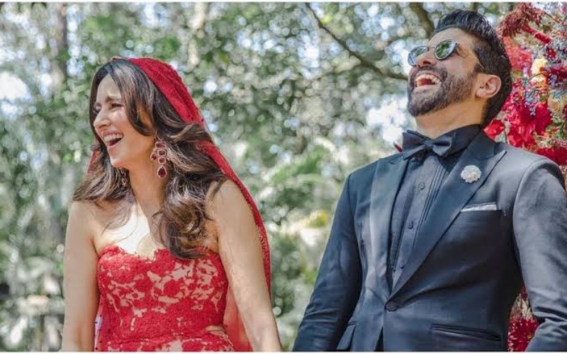 Farhan Akhtar shared pictures from their wedding and wrote -