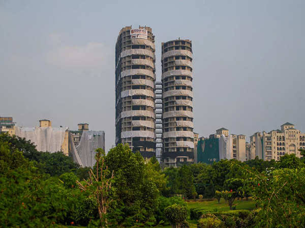 Twin Tower Noida : SC orders demolition of Supertech building