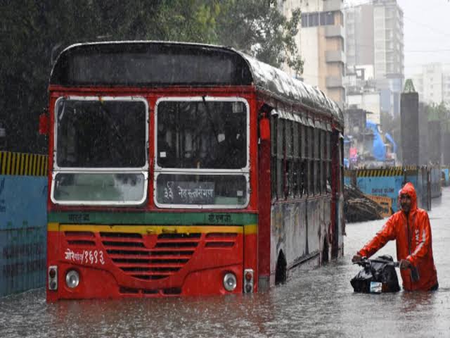 Yellow alert issued in many states including Maharashtra, relief team has been alerted