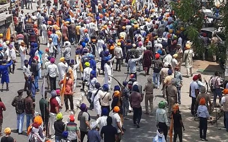 Curfew in Patiala from 7 pm , tense after clash between Shiv Sena and Sikhs
