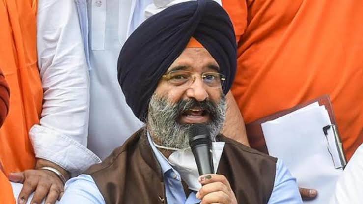 BJP leader Manjinder Singh Sirsa, furious for comparing Sonam Kapoor's hijab with a turban