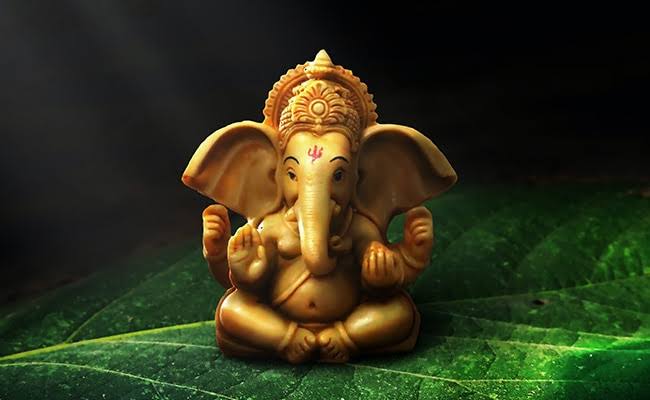 Ganesh Chaturthi 2022: Ganeshotsav is being celebrated with pomp across the country