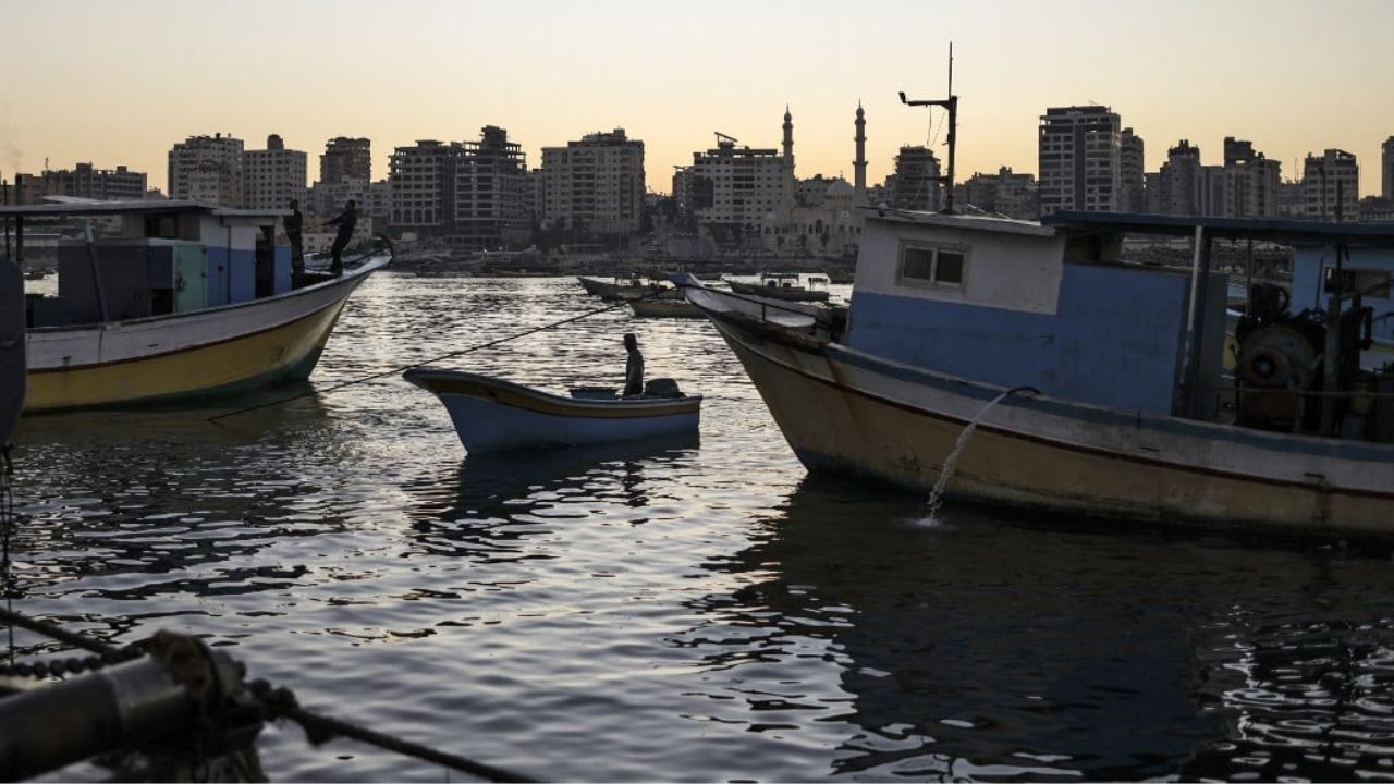 Unarmed Man Livestreaming at Gaza Port Shot by Israeli Sniper Amid Protest