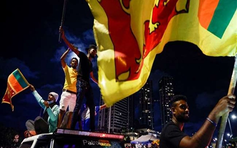 World News : Police shot a protester in Sri Lanka, uproar outside President's office