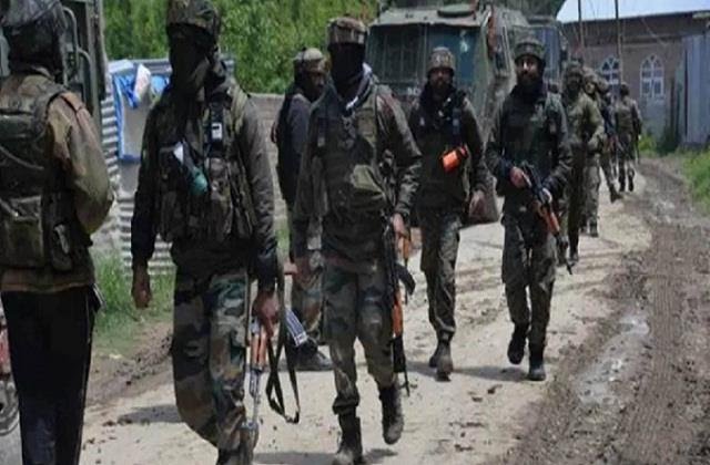 Jammu and Kashmir News : Security forces got a big success in Shopian Encounter, two terrorists were killed