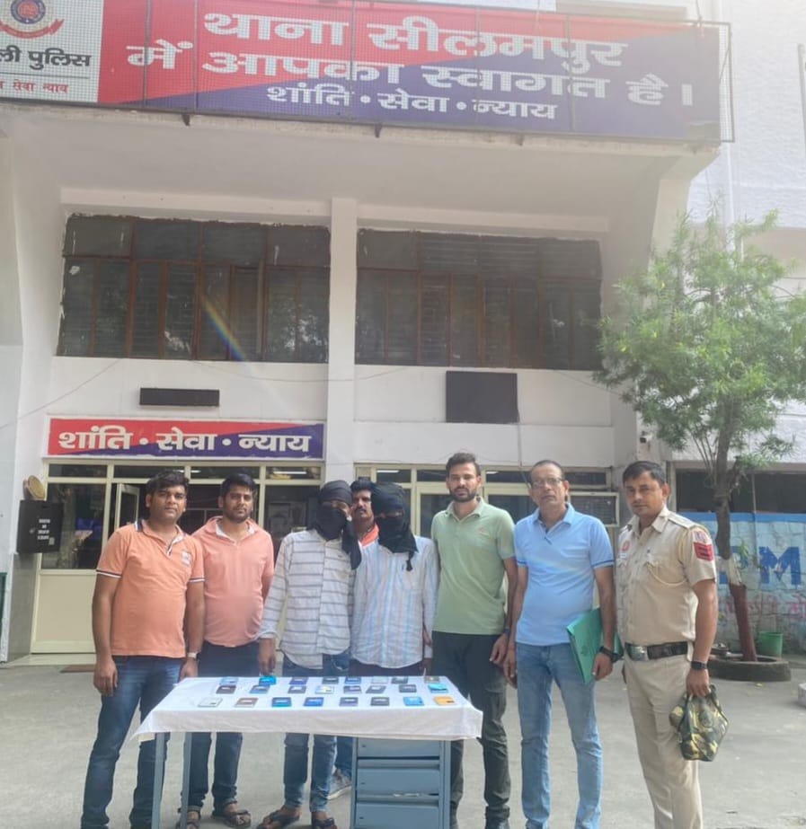 Seelampur  Police Station :  27 Stolen Mobile Phones recovered , Delhi Police team arrested two active snatchers