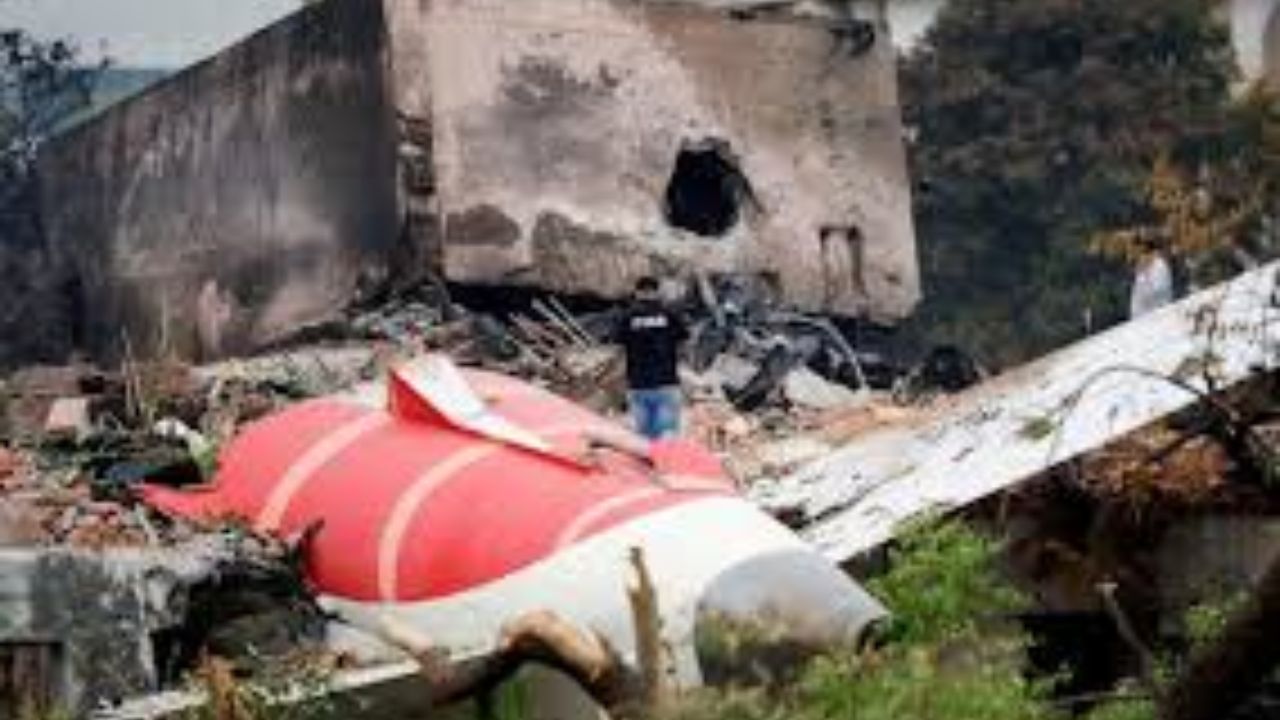 Another Air India Scare: Plane Drops 900 Feet Just 38 Hours After Ahmedabad Crash | Safety Concerns Rise