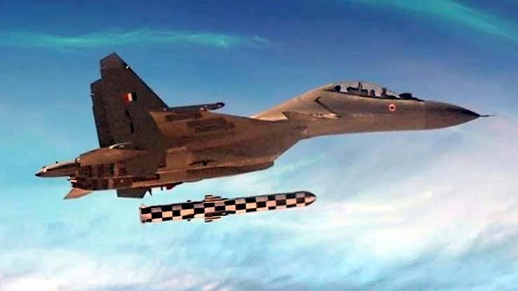 IAF BrahMos : Extended range version of BrahMos missile test fired from Sukhoi fighter jet