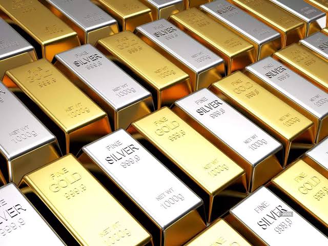 Gold-Silver Price Today: Gold becomes cheaper, silver prices also fall