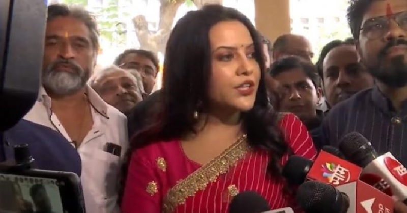 Wife of Ex-Chief Minister of Maharashtra blames bad traffic for divorce