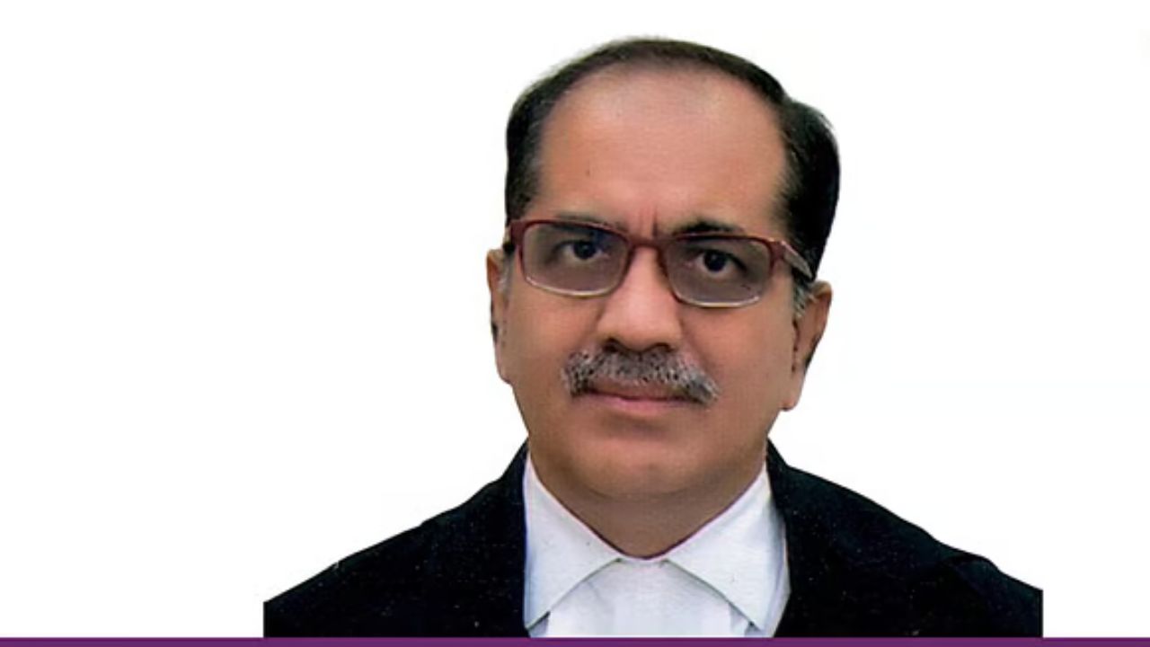 Who is Allahabad HC Judge Ram Manohar Narayan Mishra Pulled Up by Supreme Court Over ‘Grabbing Breasts Not Rape’ Remark?