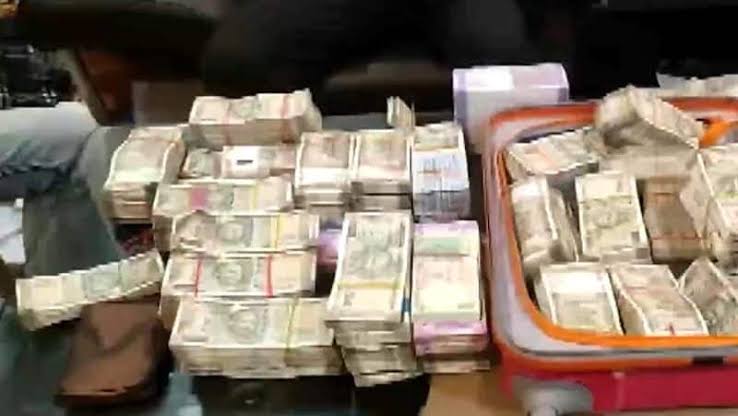Kolkata Loot Case: Special branch constable of Kolkata Police arrested for looting Rs 1.25 crore.