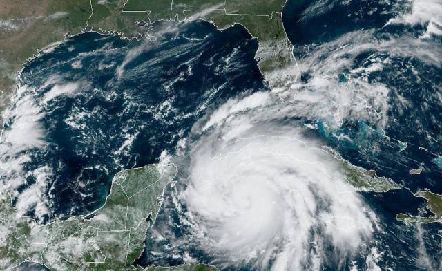 World News : Severe storm wreaks havoc in US, 240KM speed 'Ian' hits Florida coast, roads submerged