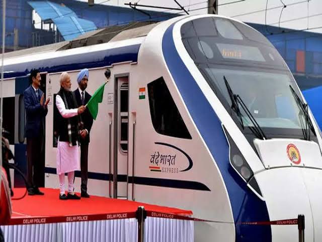 PM Modi flags off Vande Bharat train in Nagpur, will inaugurate Metro-AIIMS shortly