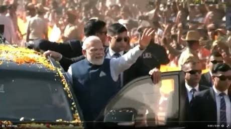 Major lapse in PM Modi's security in Karnataka, youth reaches PM's car during road show