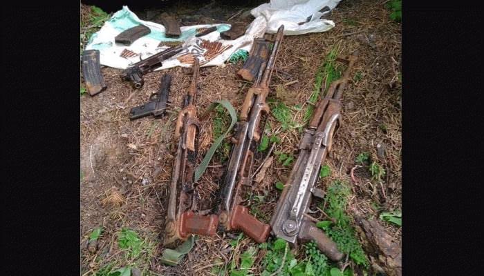 Jammu and Kashmir News : A cache of arms and ammunition found in Jammu and Kashmir's Baramulla