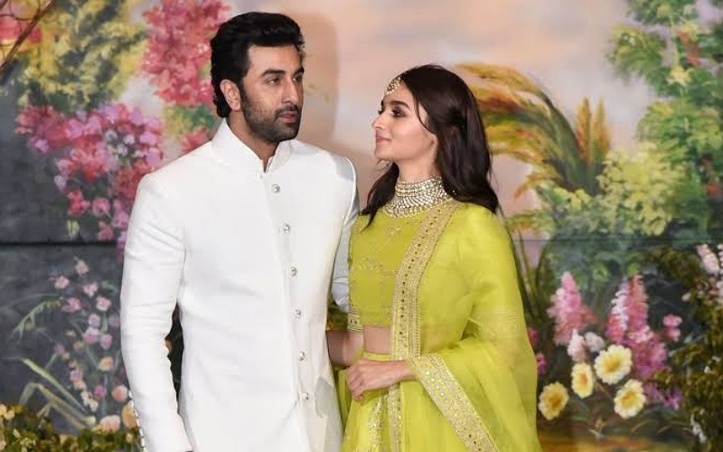 Alia Bhatt is completely and madly in love with Ranbir Kapoor