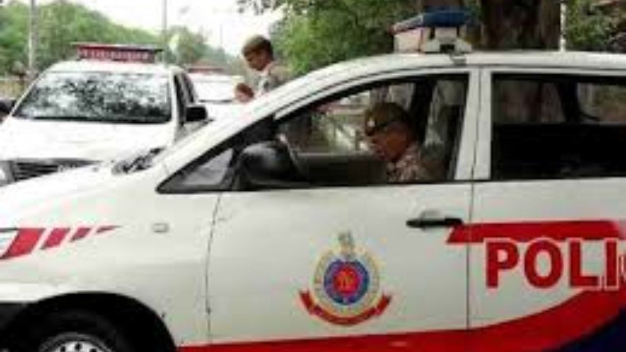 Delhi Head Constable Assaulted While Detaining Youths Drinking in Public in Vikaspuri