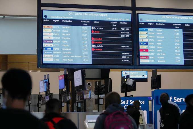 Fares doubled due to Omicron effect: Many airlines increased prices by up to 100%, new guidelines may have to wait for 6 hours at the airport