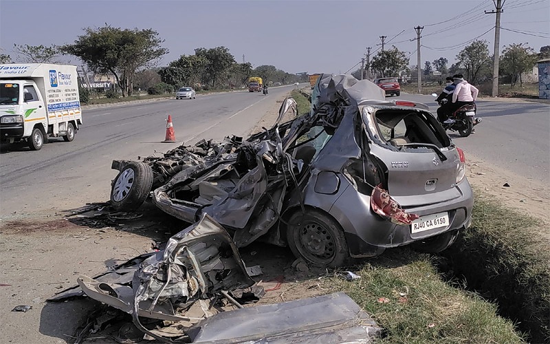 Car accident in Delhi Jaipur Highway , 5 killed