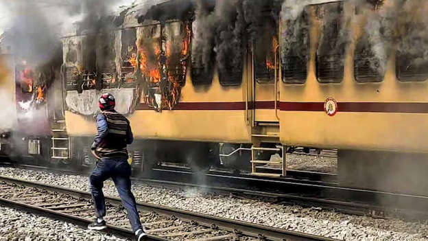 Amid protests, Railway Constitutes High Power Committee to look Into job aspirants' Concerns