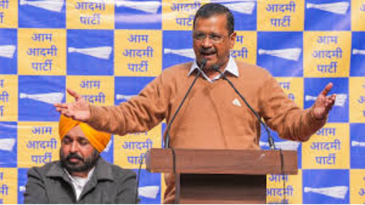 Delhi’s Anti-Corruption Body Serves ‘Submit Proof’ Notice to Kejriwal Over Poaching Charge