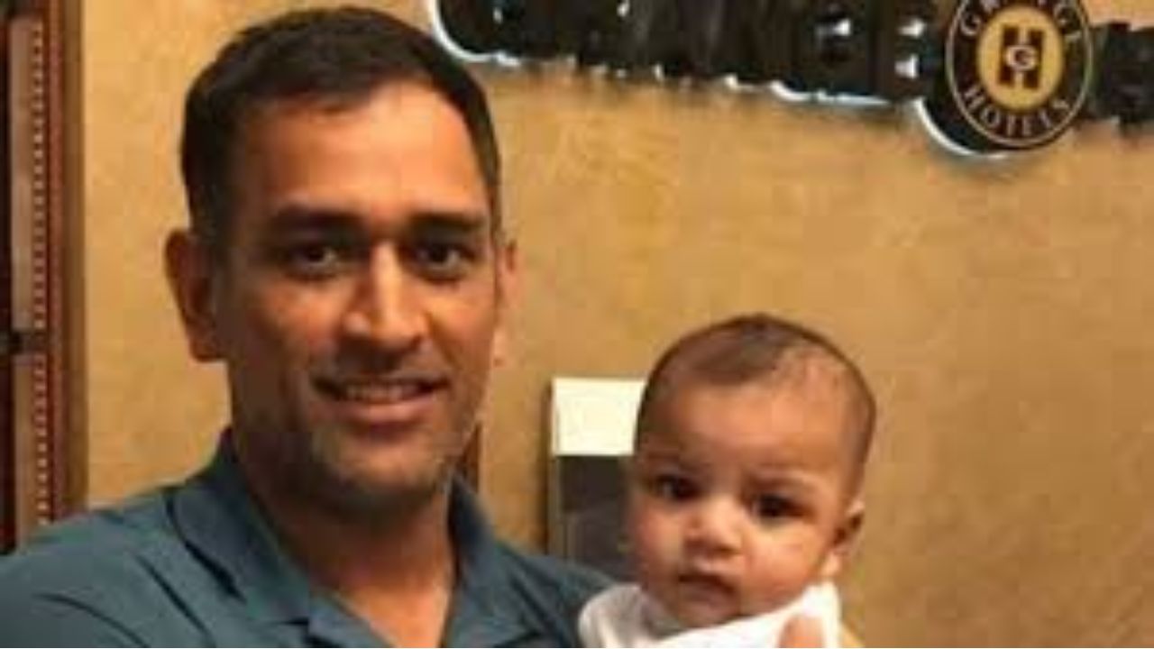 MS Dhoni's Iconic Photo with Sarfaraz Ahmed's Son: The Story Behind the Moment Revealed