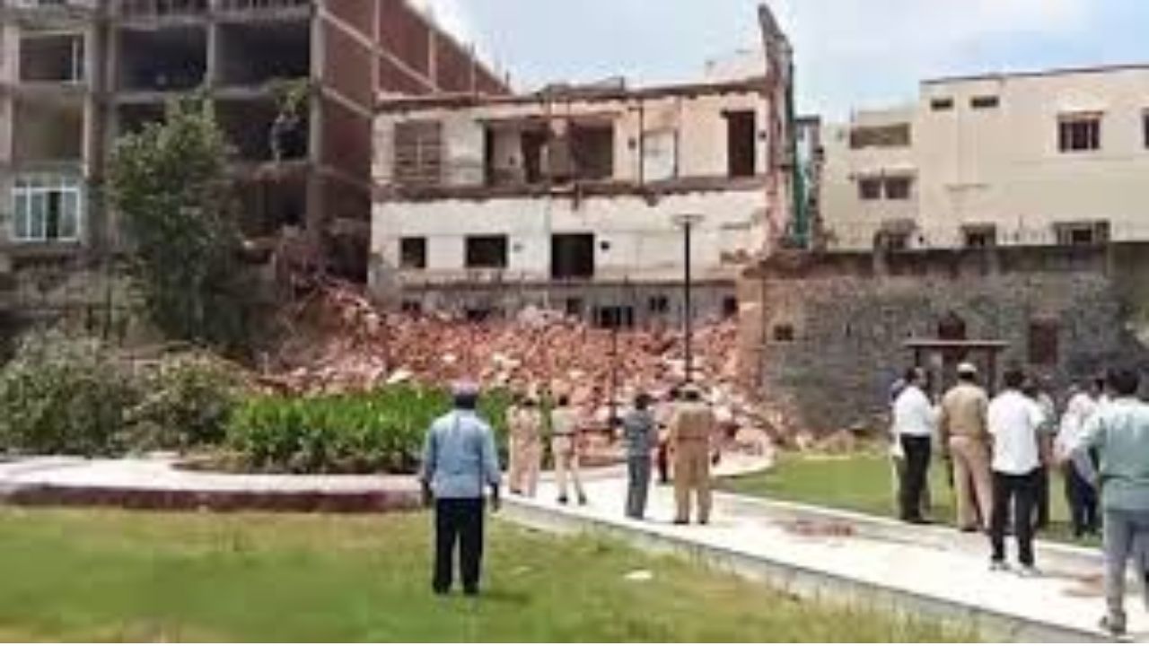 Delhi News: 3 Dead in Daryaganj Building Collapse