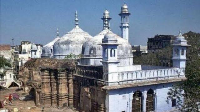 Case registered against Associate Professor of DU for making controversial statement against Shivling