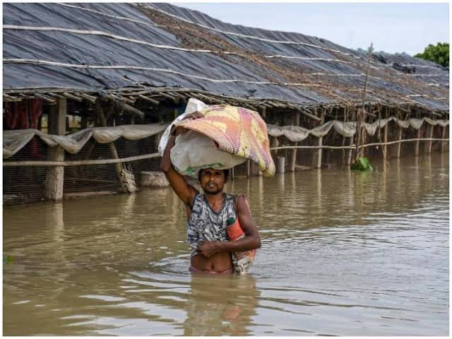 Flood water filled 1700 villages, government school bus stuck in flood in Karnataka