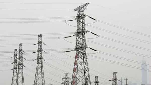 10 hours of Power-Cut in 16 states; 670 rounds of 16 passenger trains were reduced to increase coal supply