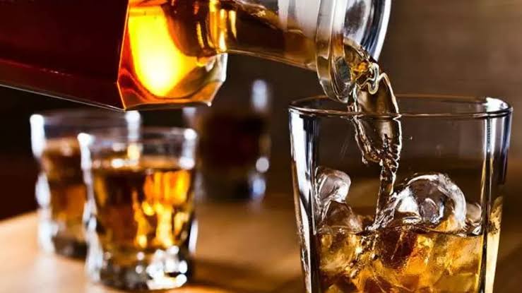 The age limit for buying liquor in Karnataka will remain 21 years, the state government has withdrawn its proposal