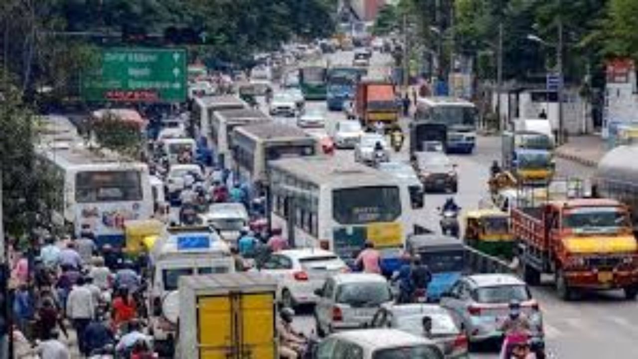 Bengaluru Sees Rare Traffic-Free Roads on Varamahalakshmi Festival