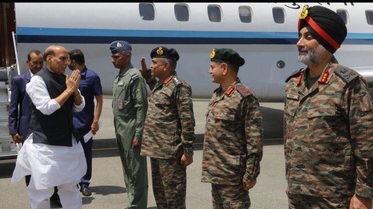 Defense Minister Rajnath Singh reaches Srinagar, will visit forward areas