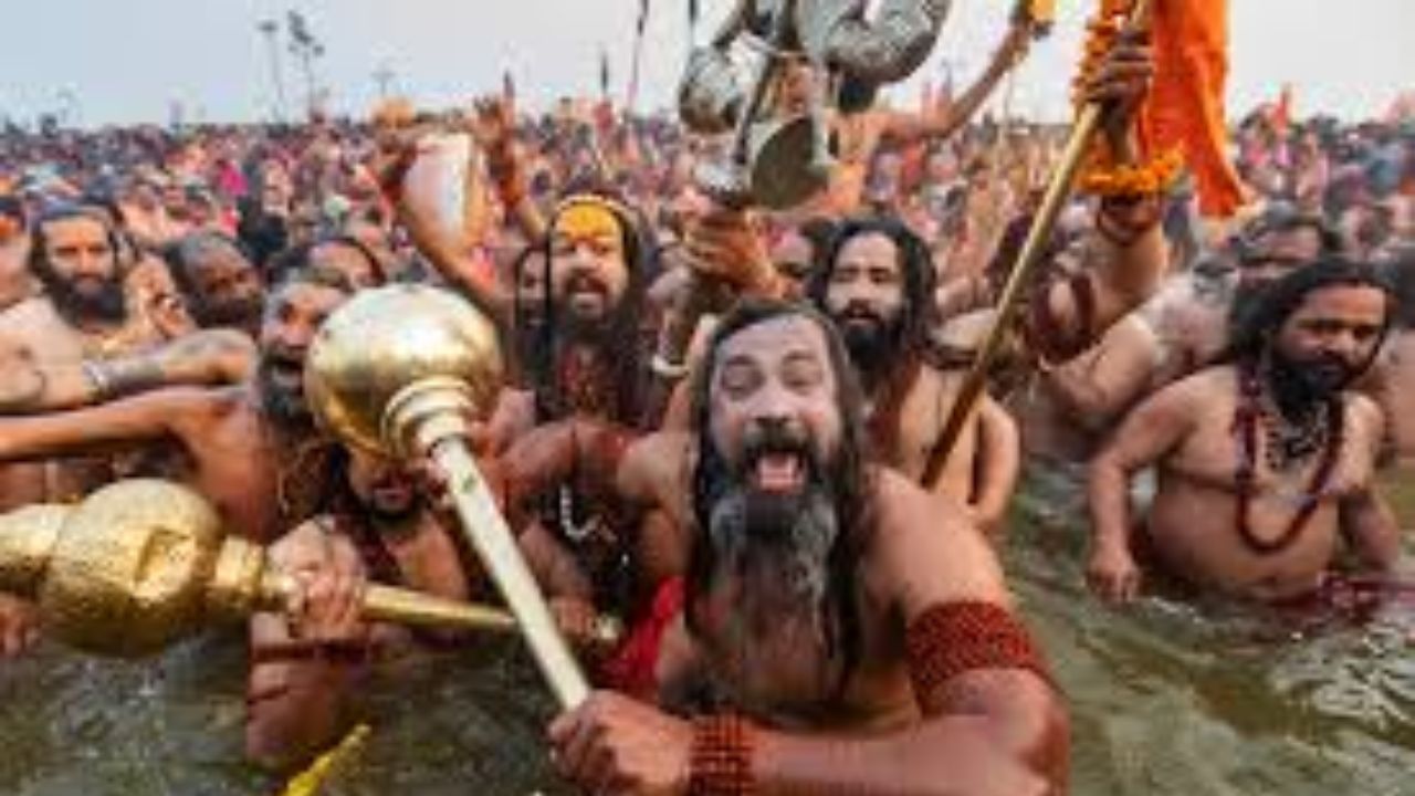 Varanasi Adorns ‘Mini Kumbh’ Look As Pilgrims and Sadhus Return From Prayagraj