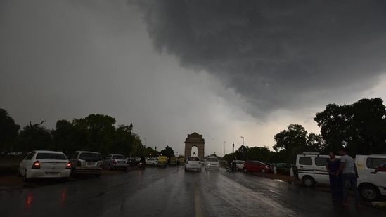 Weather Update : The weather of Delhi NCR became pleasant, rain in Delhi NCR