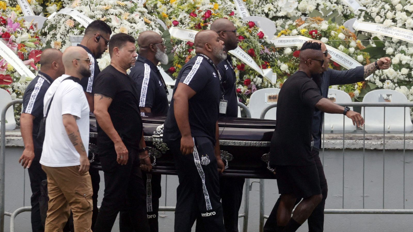 Pele Funeral: Last farewell to the great Pele, body kept in the stadium of Santos Club, see photos here
