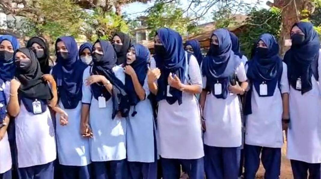 Karnataka Shuts down its Schools, Colleges for three days on Hijab Row