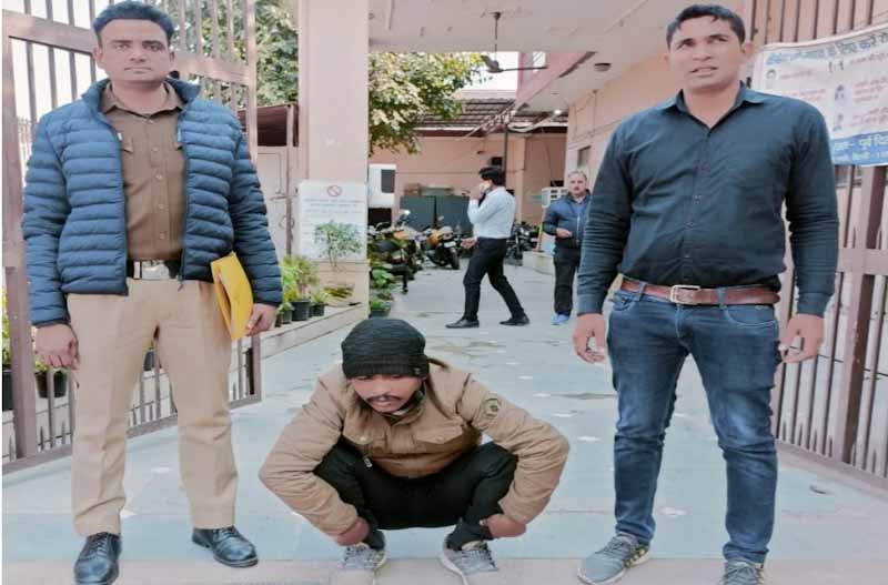 North-East Delhi Police arrested five criminals in the last 24 hours