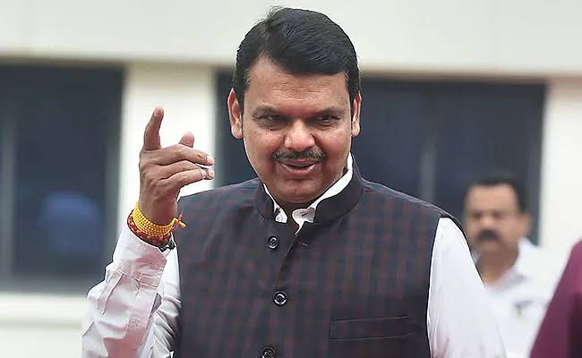 Devendra Fadnavis : The crowd at Eknath Shinde's Dussehra rally told who is the real Shiv Sena
