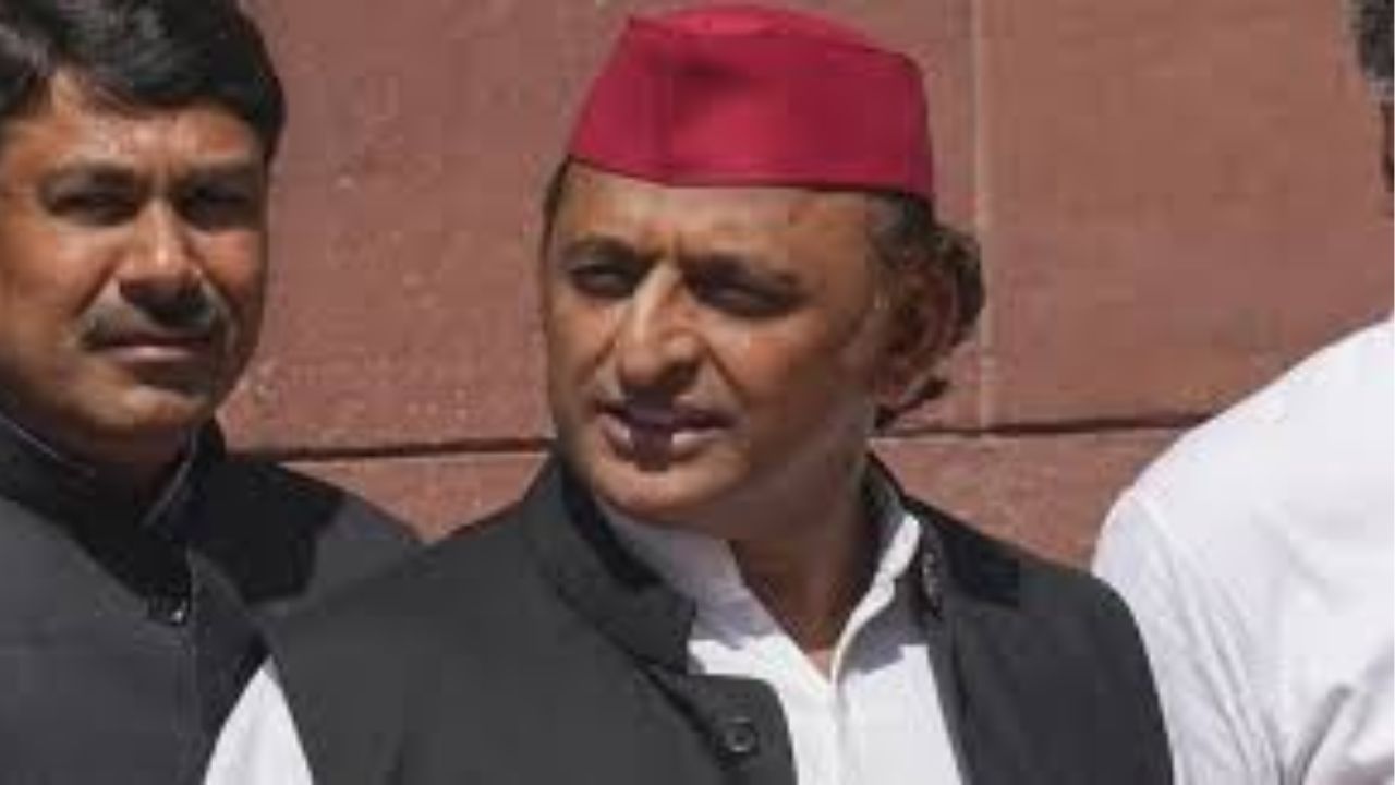 Akhilesh Yadav Claims 1000 Hindu Devotees Missing from Maha Kumbh