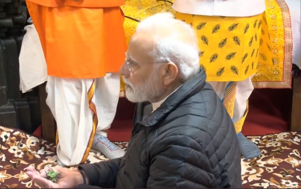 Modi In Devbhumi: After Kedarnath Darshan, PM Modi reaches Badrinath, To Stay In Vishnu Dham tonight