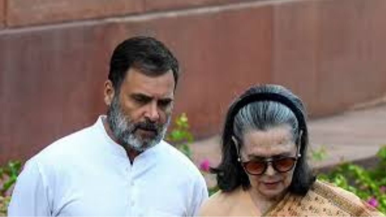 ED Chargesheets Sonia Gandhi, Rahul Gandhi in National Herald Case