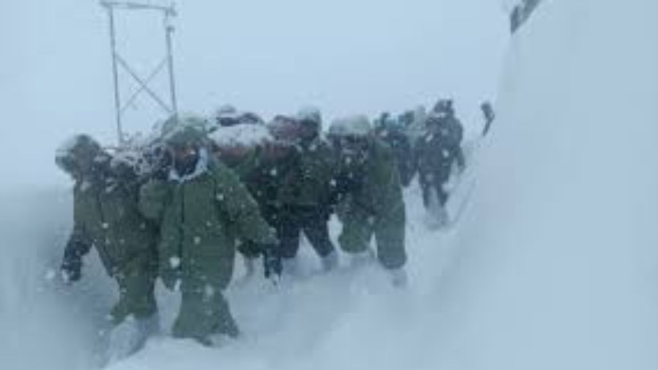 Chamoli Avalanche: 25 Workers Missing, 32 Rescued from BRO Camp in Uttarakhand